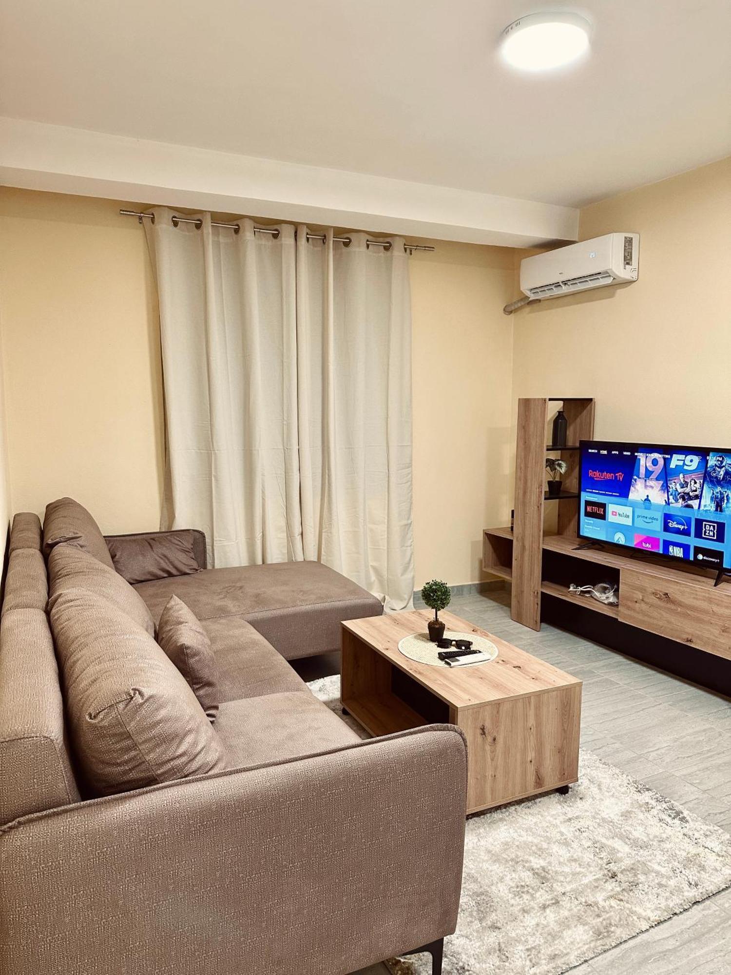 Urban Apartment In Blloku Tiranë Ngoại thất bức ảnh