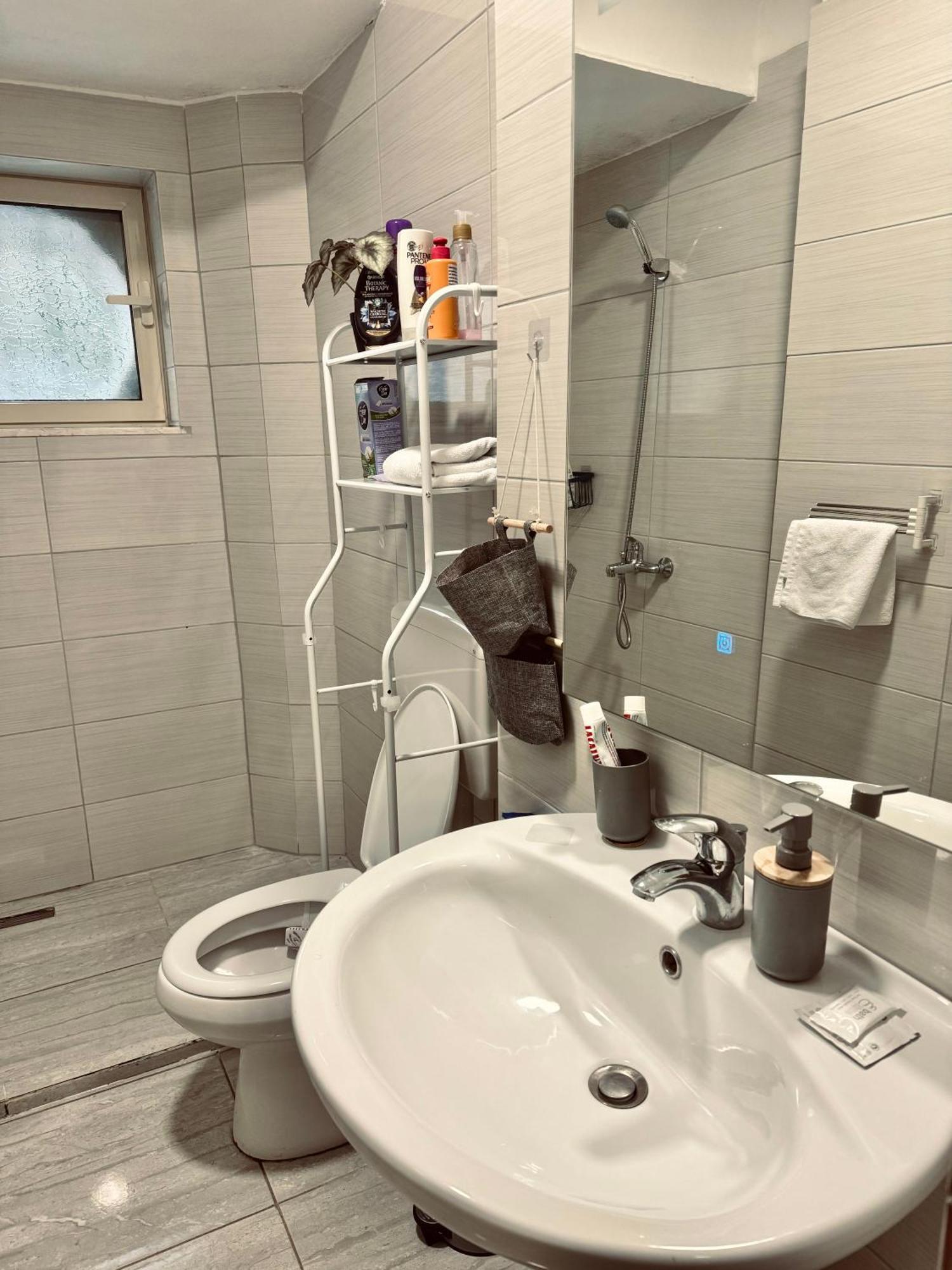 Urban Apartment In Blloku Tiranë Ngoại thất bức ảnh