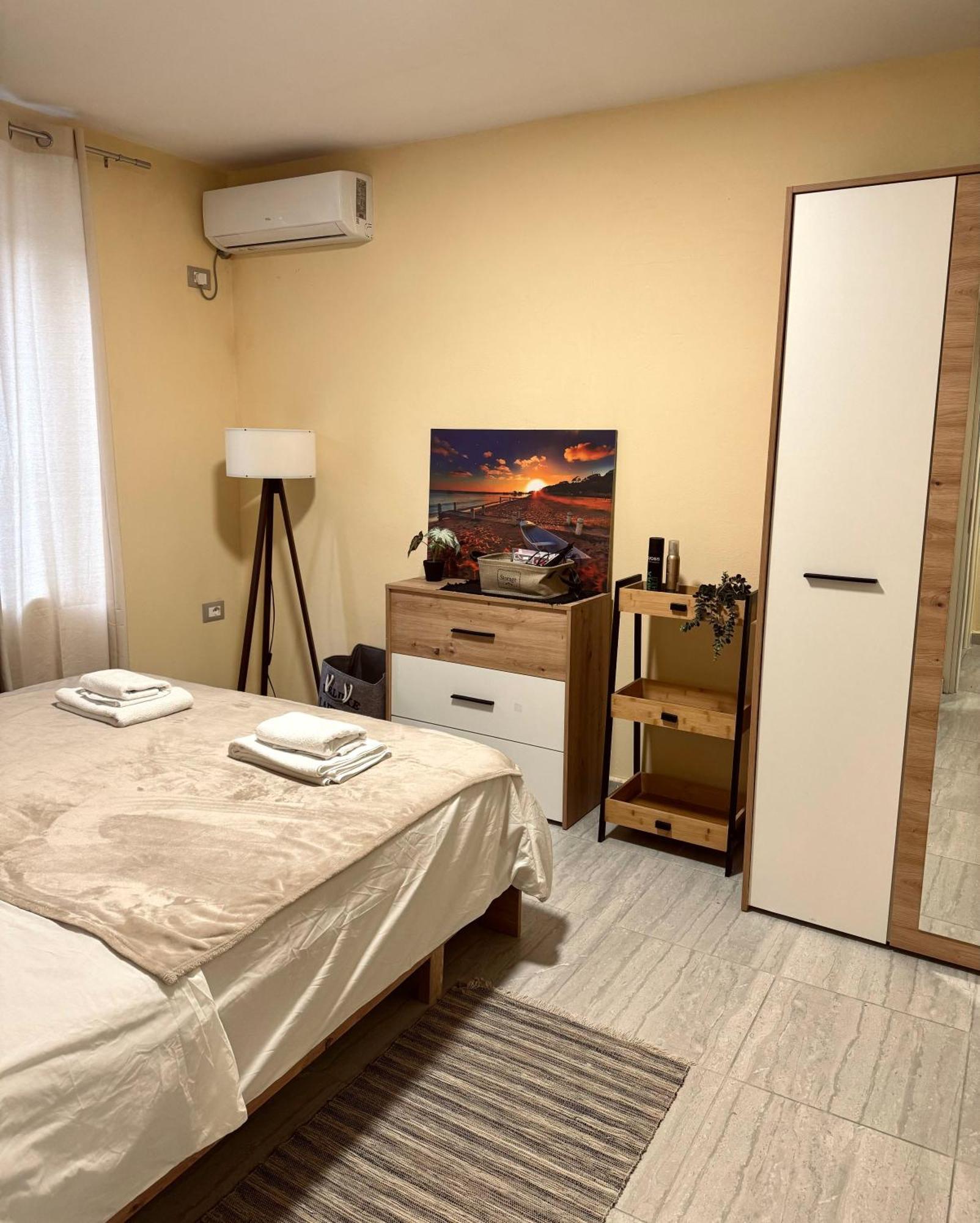 Urban Apartment In Blloku Tiranë Ngoại thất bức ảnh
