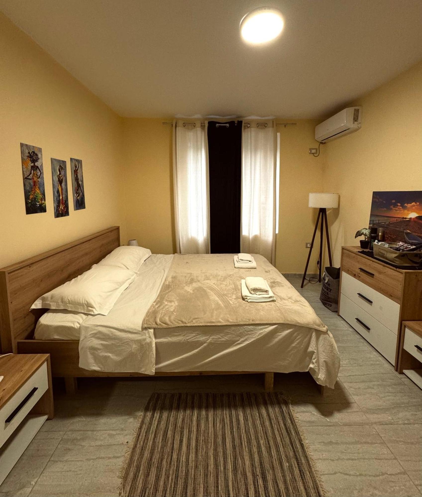 Urban Apartment In Blloku Tiranë Ngoại thất bức ảnh